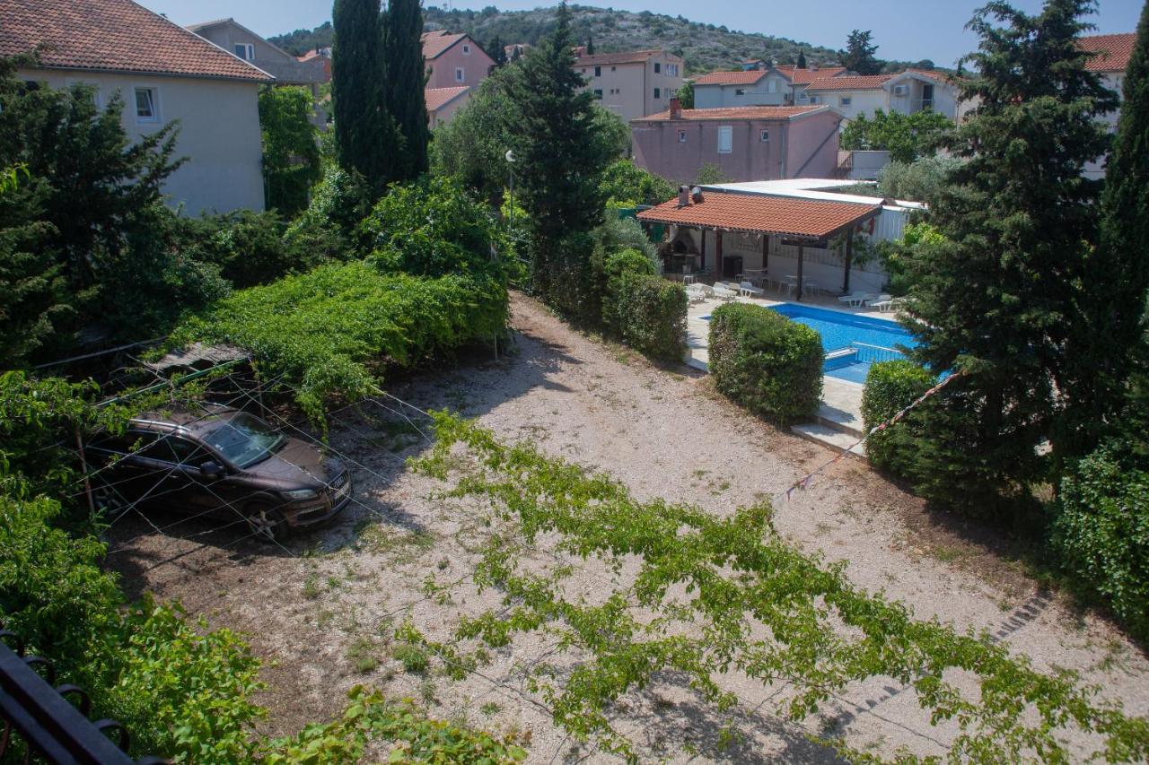 Villa Ivanka Murter Ap B Sa Grijanim Bazenom I Besplatnim Parkingom Exterior foto