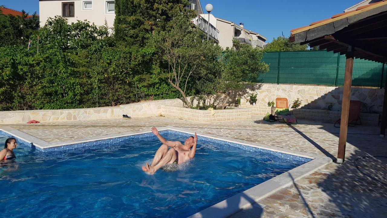 Villa Ivanka Murter Ap B Sa Grijanim Bazenom I Besplatnim Parkingom Exterior foto